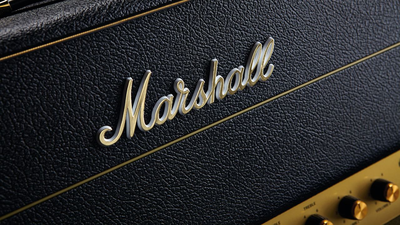 Both combo and head feature period-accurate hardware and appointments, such as the classic badge
