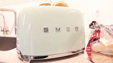 Smeg 2 Slice TSF01PGUS Toaster being tested in writer's home