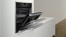 NEFF N70 B57CR22N0B slide&hide oven