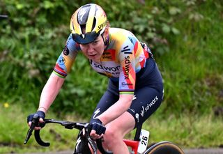 Vuelta Femenina: Anna van der Breggen routs rivals on steep slopes of Les Praeres for stage 6 victory and moves into GC lead