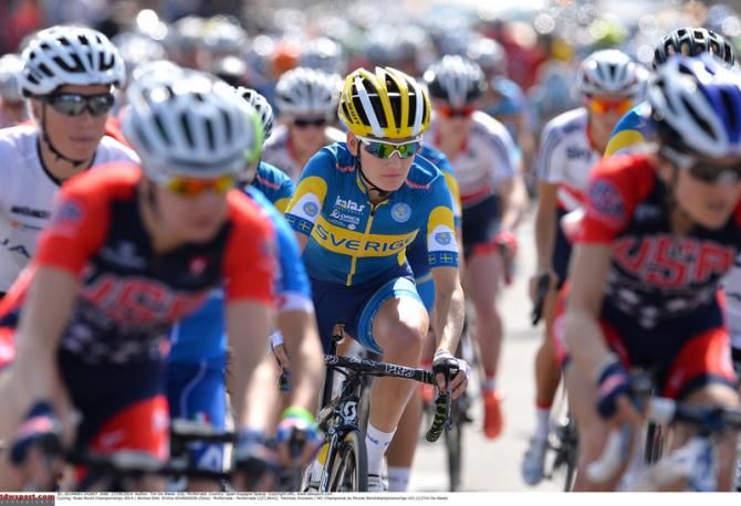 Emma Johansson (Sweden) in the bunch