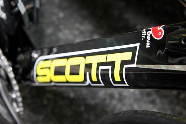 The airfoil-shaped downtube is designed to reduce drag, similar to an aircraft wing.