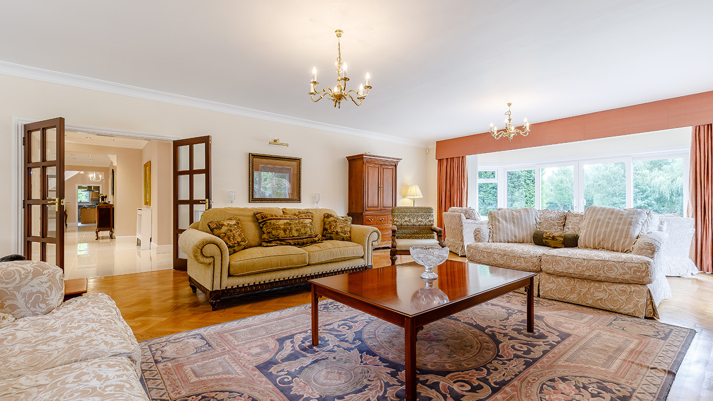 8429516-Interior14
