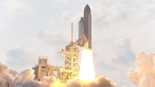 The space shuttle Endeavour launches NASA&#039;s STS-111 mission to the International Space Station from the Kennedy Space Center in Cape Canaveral, Florida on June 5, 2002 to ferry the Expedition 5 crew to the orbiting laboratory.