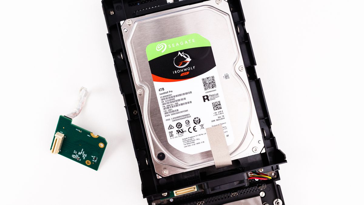 Seagate FireCuda Gaming Dock (4TB) Review: Dock-Full of Storage