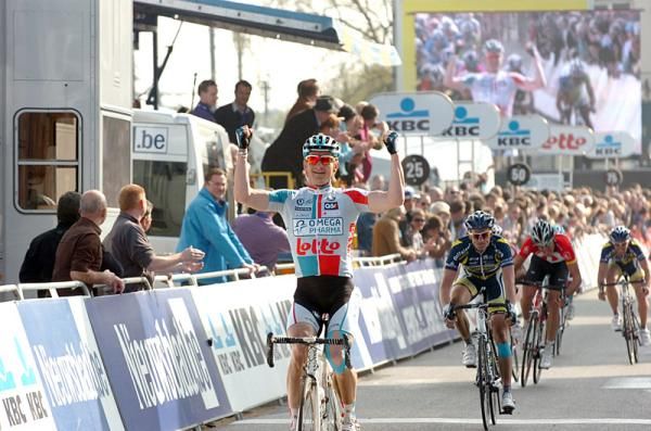Andr&eacute; Greipel (Omega Pharma - Lotto) outsprinted his three breakaway companions for the victory as the peloton fell just short of overtaking them.