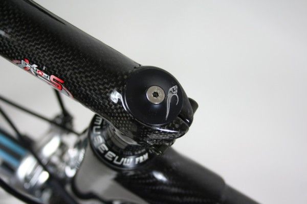 More Museeuw monogrammes appear on the FRM threadless headset and top cap