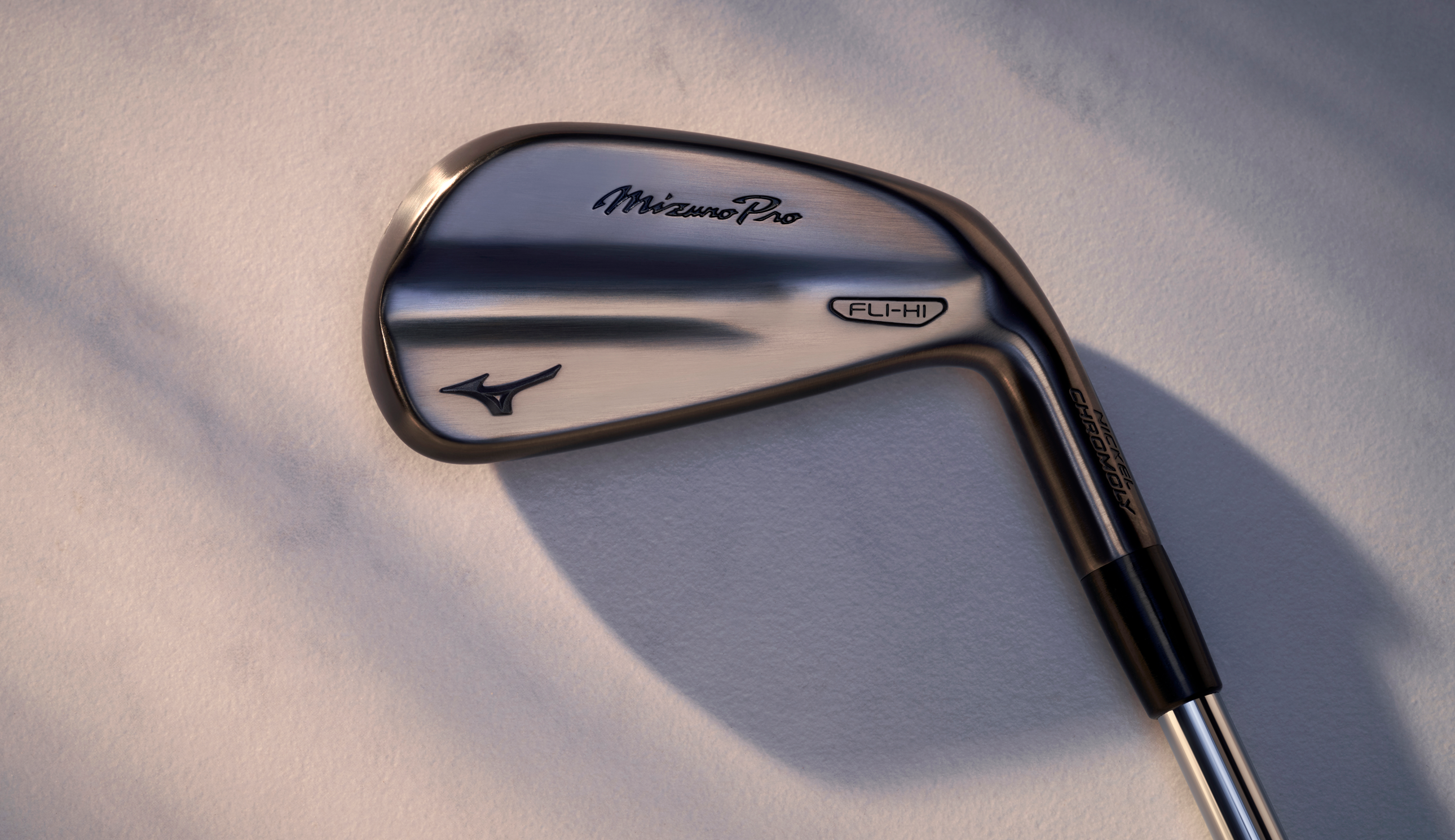 The Mizuno Pro Fli-Hi on a white background