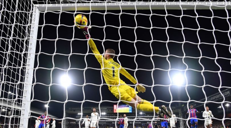 Crystal Palace&#039;s Michael Olise scores a last-minute free-kick against Manchester United