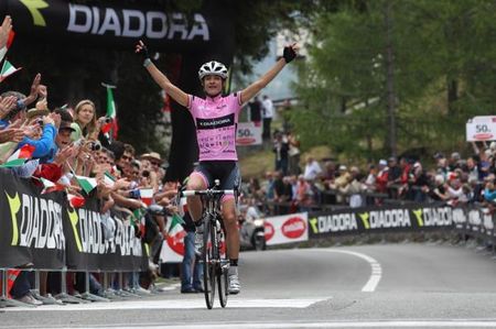 Race leader Marianne Vos (Nederland Bloeit) powered to her fifth victory of the Giro Donne.
