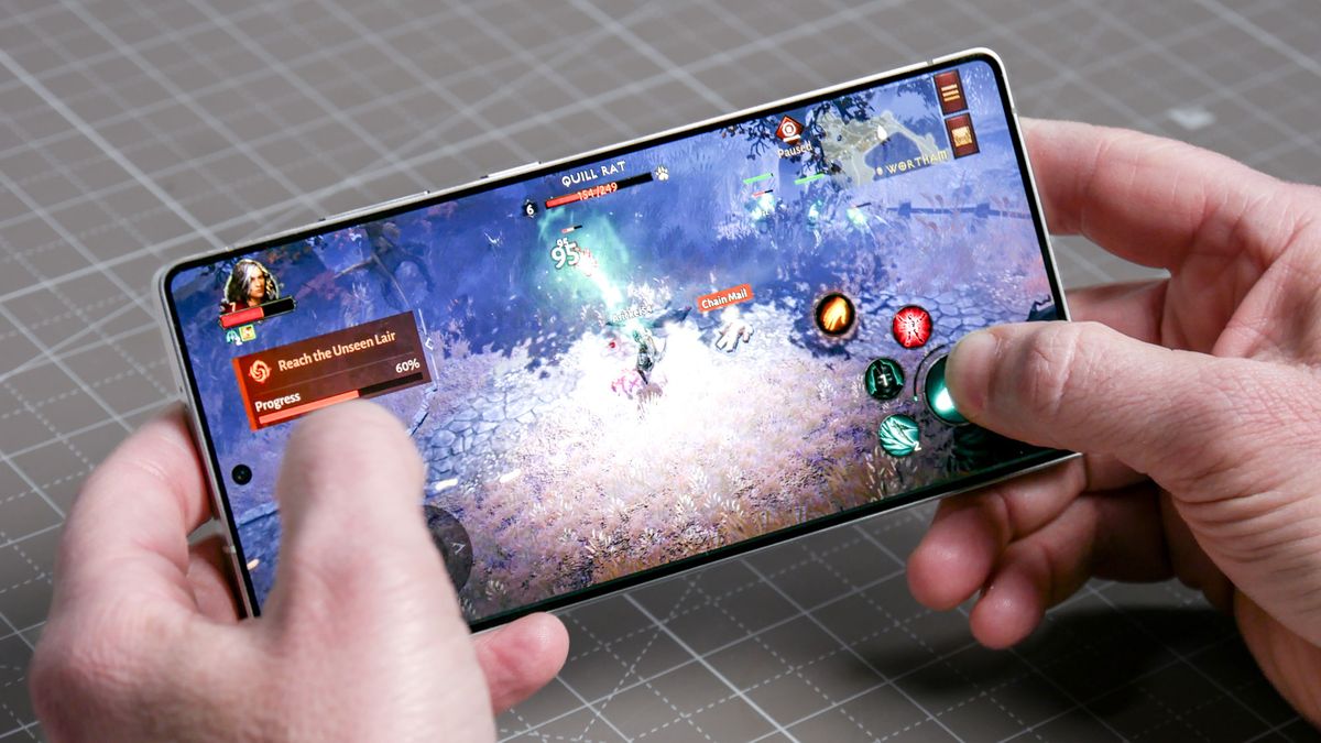 Gaming on a Galaxy S25 Ultra