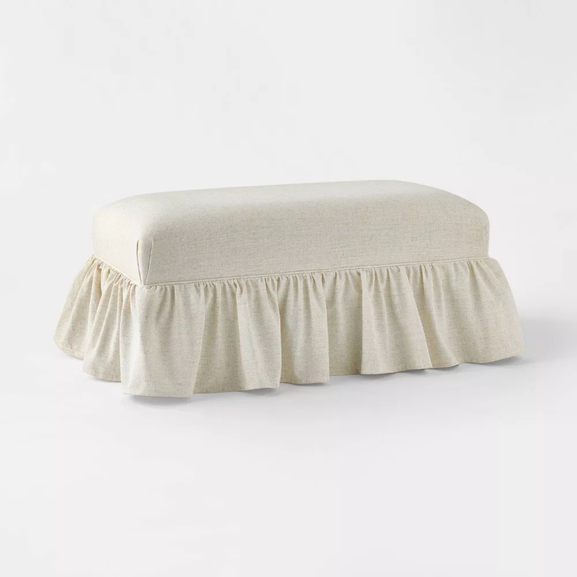 Bench in white ruffle fabric