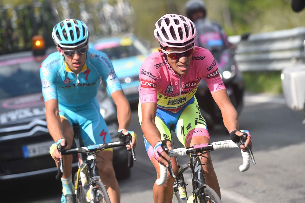 Alberto Contador (Tinkoff-Saxo) riding with Tanel Kangert (Astana) after being dropped on the Colle delle Finestre