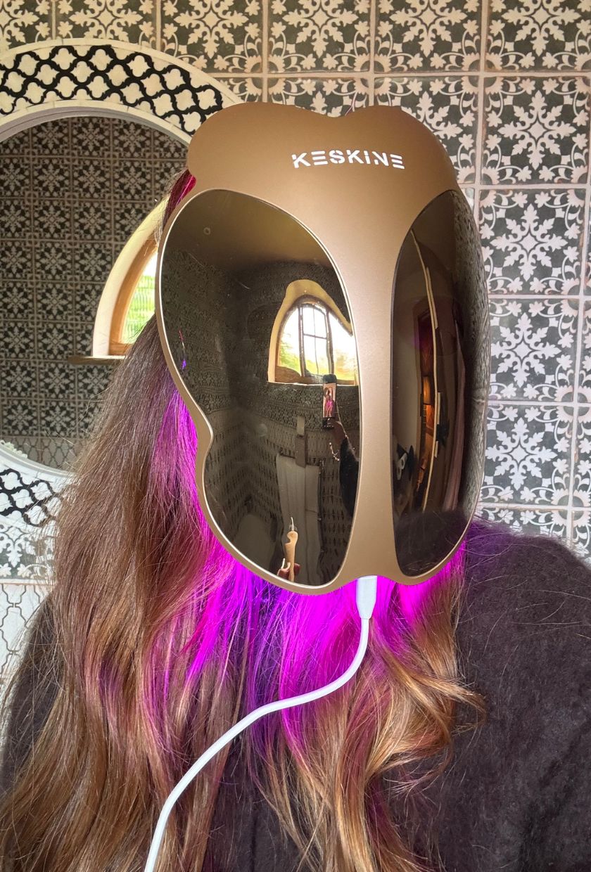 Eleanor testing the Keskine LED mask