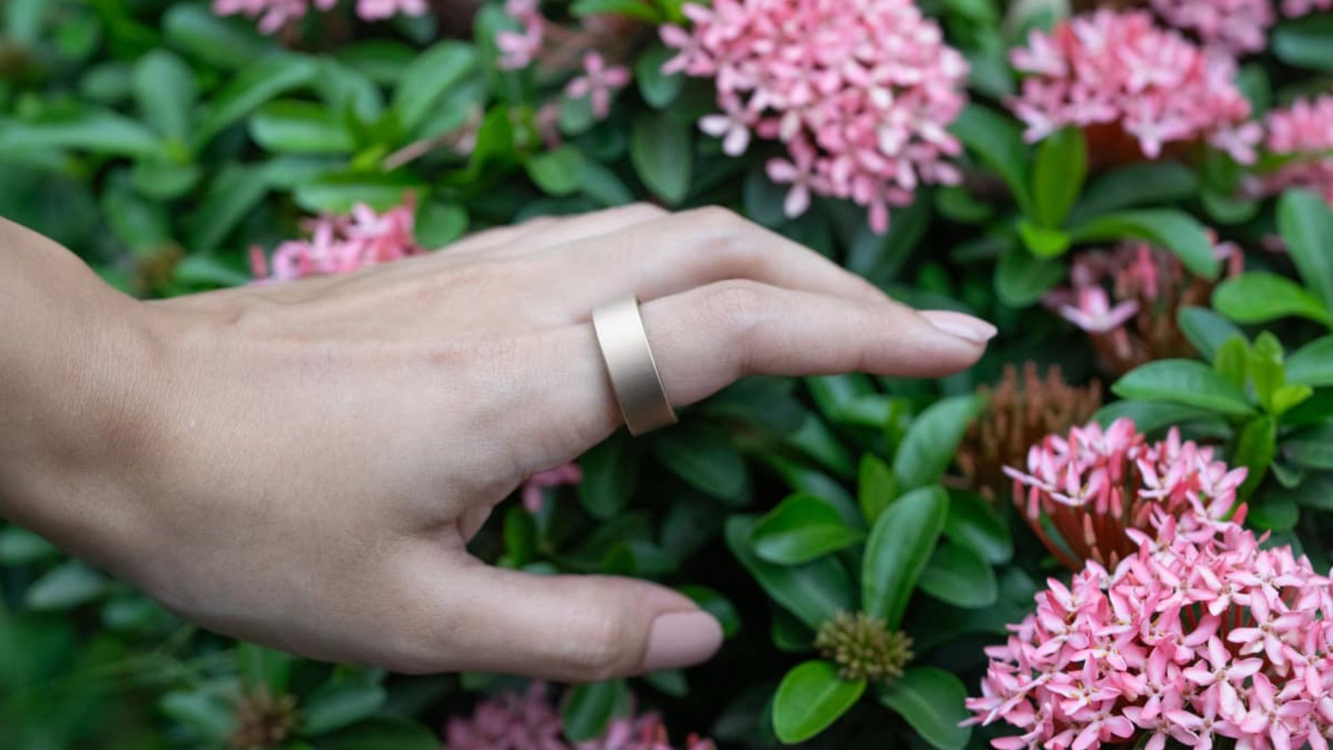 Ultrahuman brushed gold AIR ring