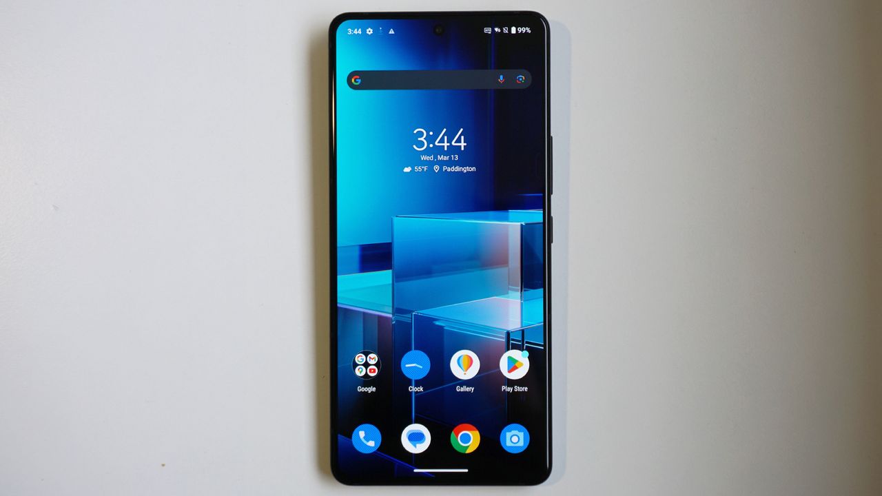 Asus Zenfone 11 Ultra review front straight