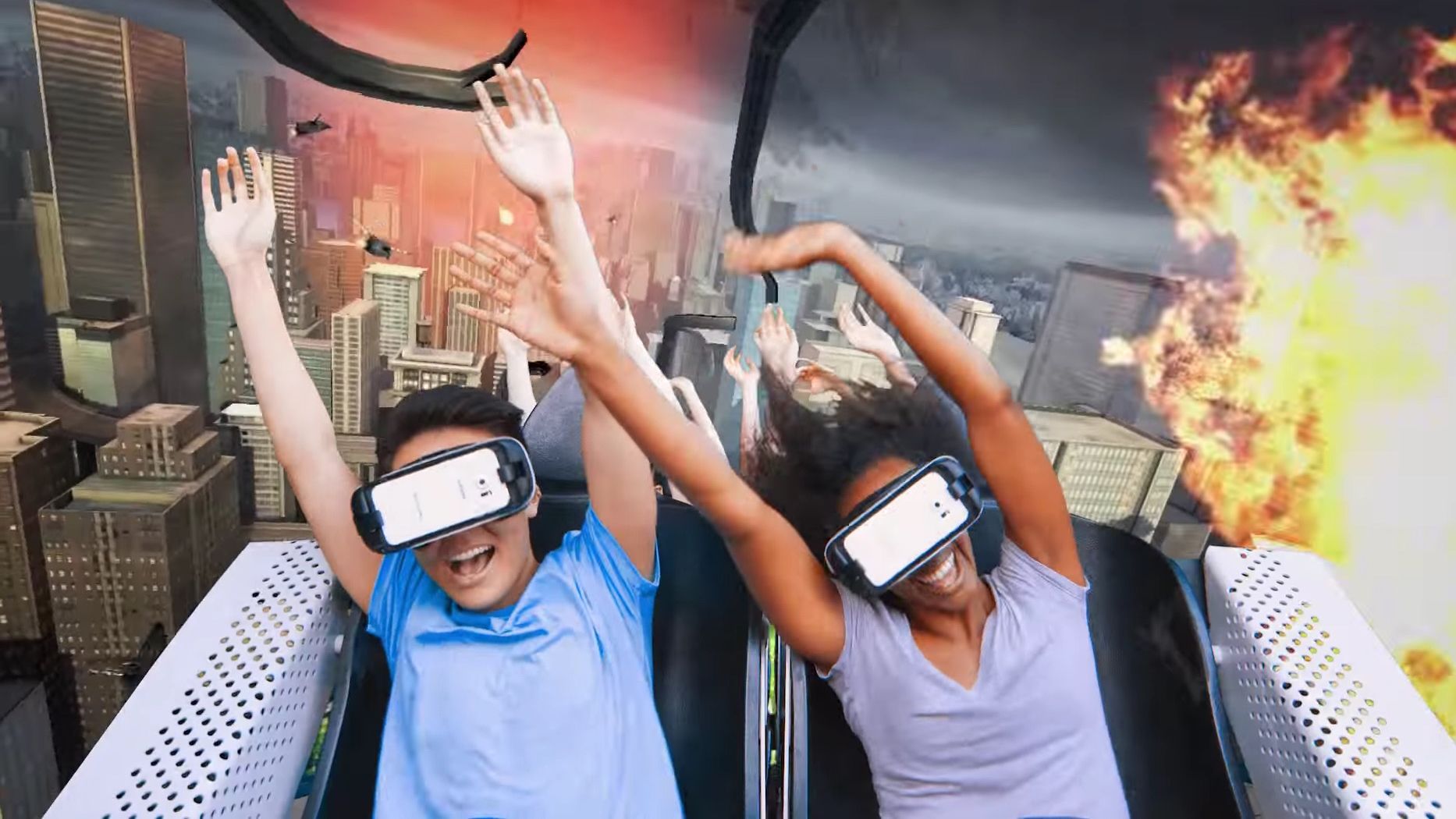 Последняя реальность 26. Виртуальная реальность горки. Виртуальная реальность веселье. Очки виртуальной реальности крутые. Девушки дополненной реальности.