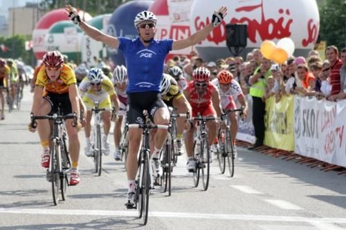 Danilo Hondo wins stage five of the Course de Solidarnosc et des Champions Olympiques.