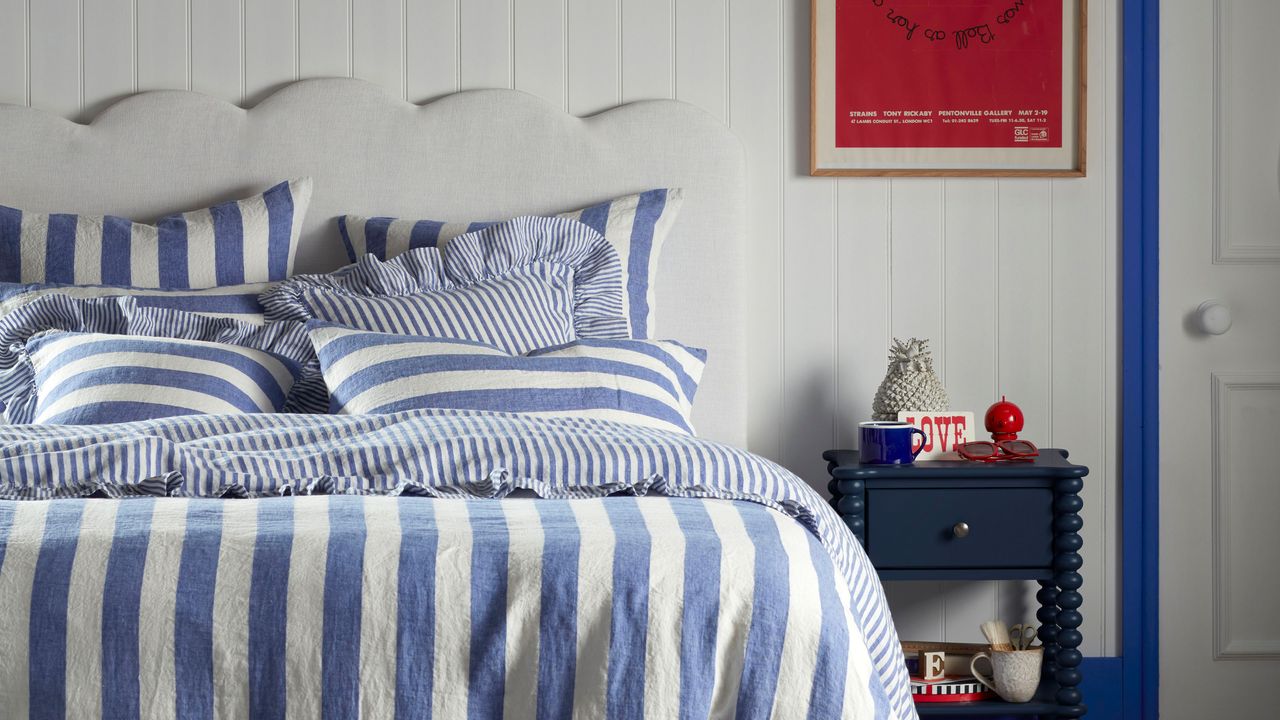 Striped and ruffled bedding - Secret Linen Store