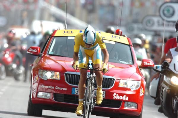 Contador drives from the line