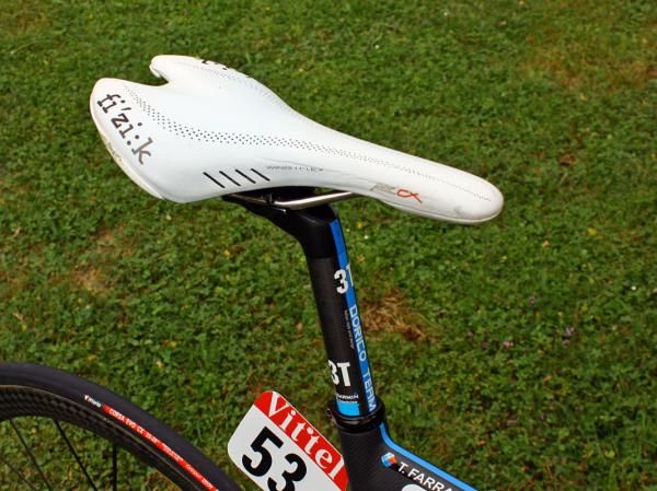 As far as we can tell, Farrar is the only rider in the peloton to use fi'zi:k's Pav