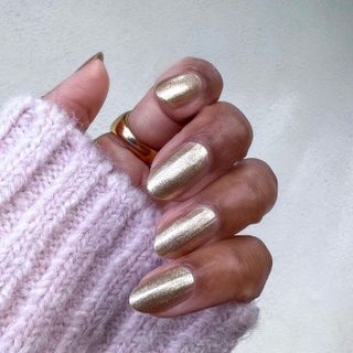 @themaniclub gold manicure