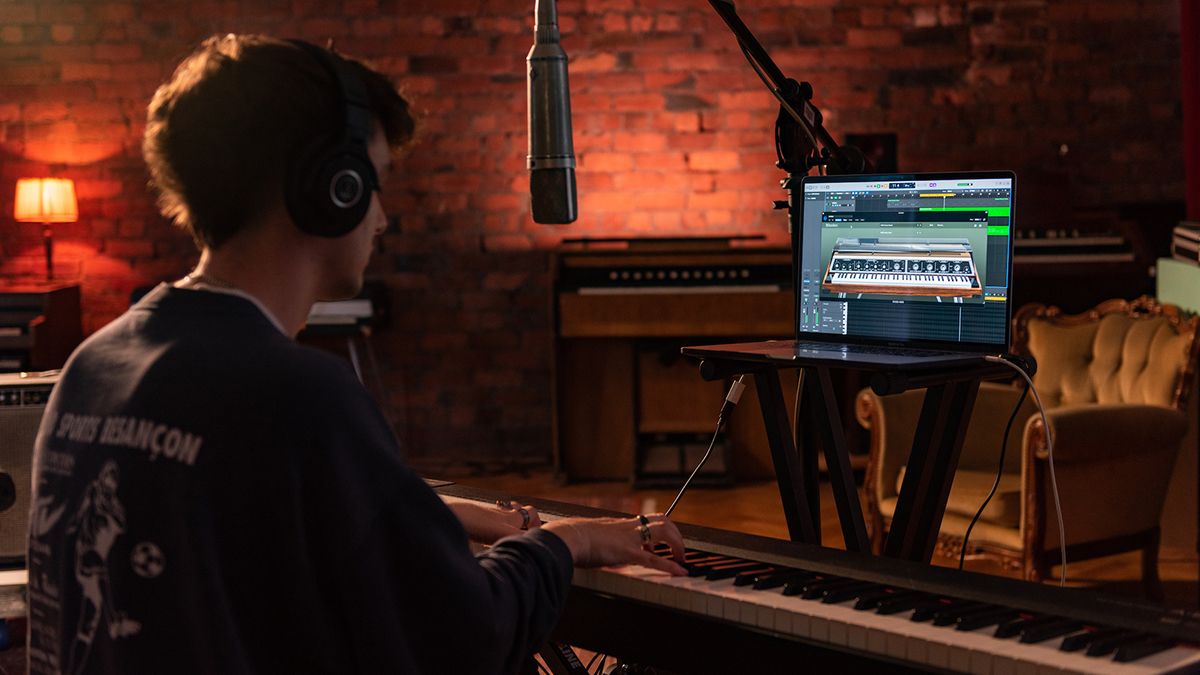 Rhodes MK8 electric piano vs Rhodes V8 plugin can producer Steve