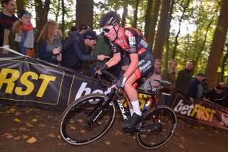 Cyclo-cross World Cup: Ryan Kamp wins U23 men's race in Nommay