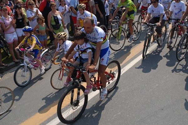 Paolo and Veronica lead the ride out