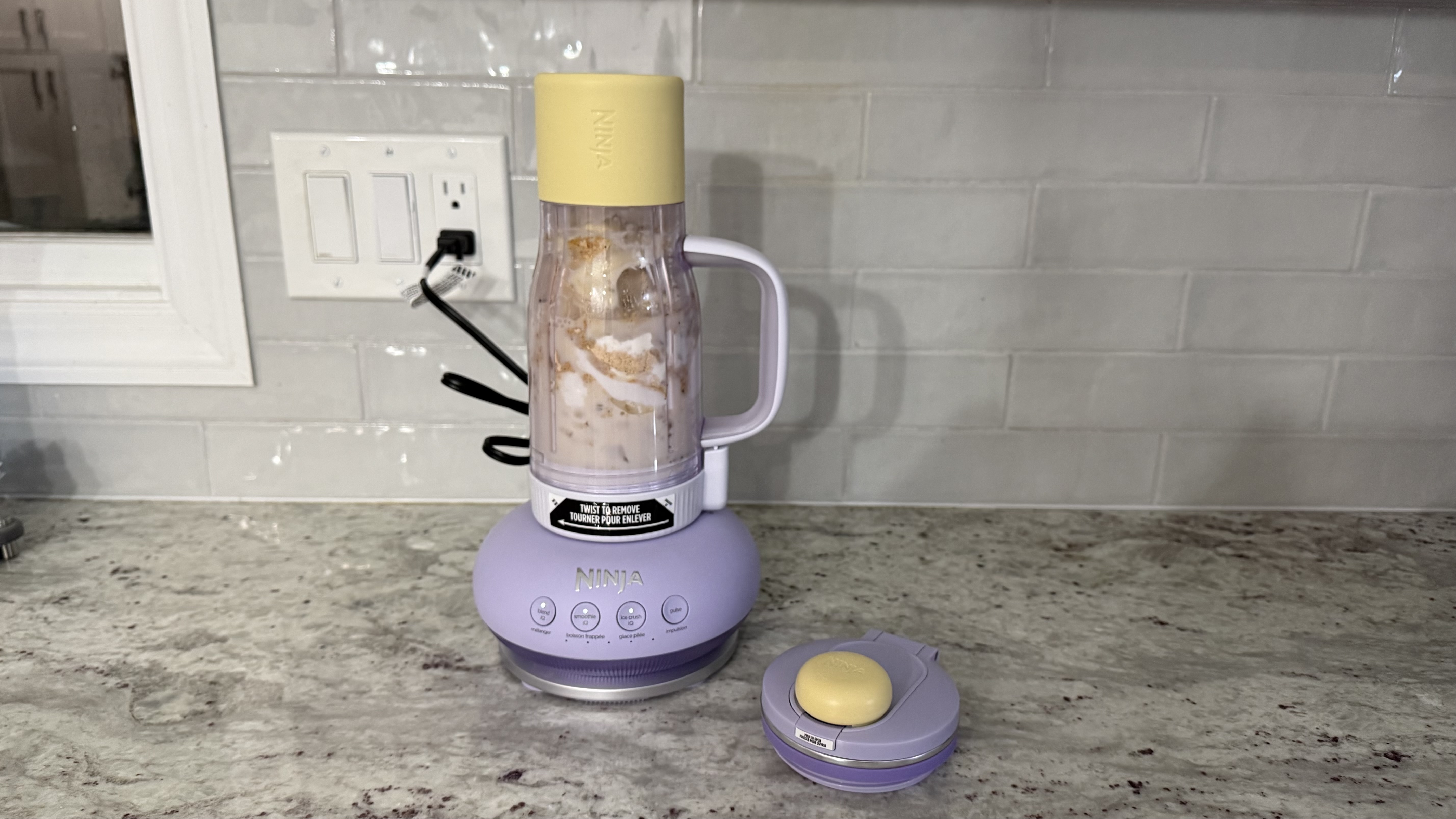 Making a banana smoothie with Ninja BlendBOSS Tumbler Blender