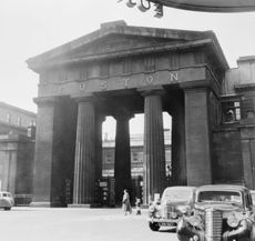 The arch outside the main entrance to Euston Station in central London, pictured in 1952. The arch was the largest Greek propylaeum ever built. Credit: Museum of London/Heritage Images/Getty Images