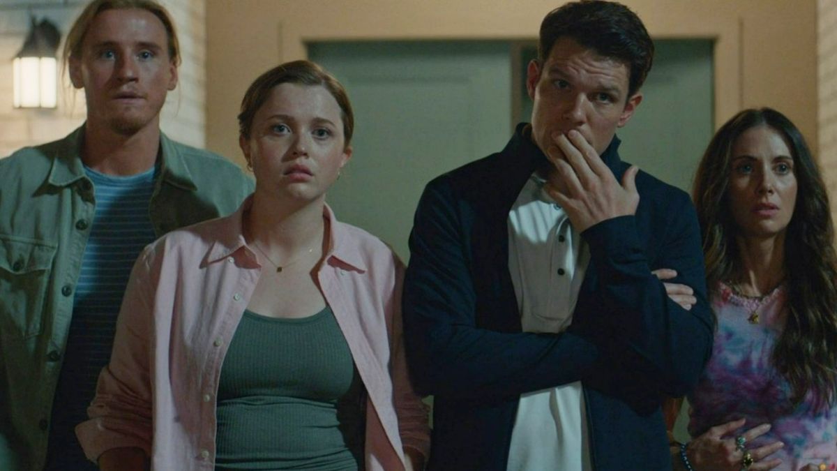 Jake Lacy, Alison Brie, Conor Merrigan Turner, and Essie Randles in Apples Never Fall