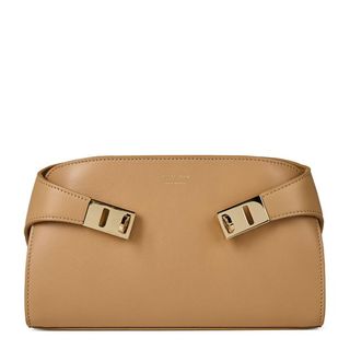 Ferragamo Fg Hug Clutch Ld43