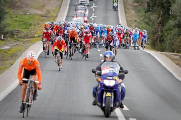 The attacks kept coming over the first 20 kms. Toni Tauler (Spanish National Team) is seen jumping from the peloton to join a Euskaltel-Euskadi rider.