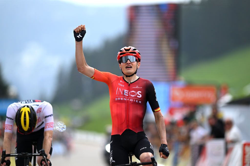 Carlos Rodríguez celebrates his victory on stage 8 of the Criterium du Dauphine