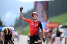 Carlos Rodríguez celebrates his victory on stage 8 of the Criterium du Dauphine