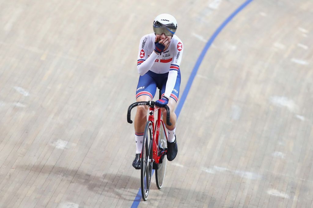 Elinor Barker (Great Britain) wins the world title in the scratch race