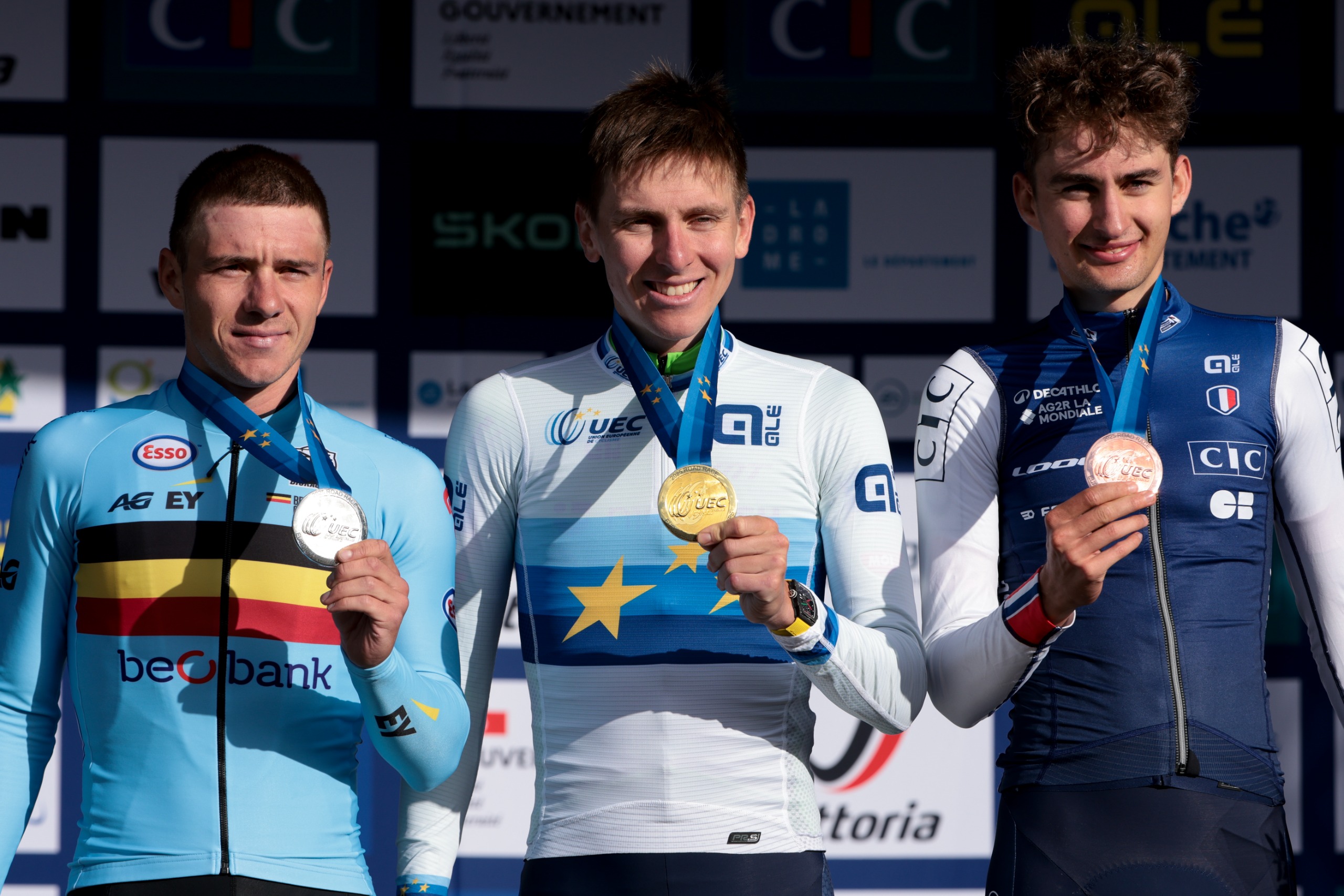 Paul Seixas on the podium of the European Championships 2025, alongside Remco Evenepoel (silver) and Tadej Poga&amp;#269;ar (gold)