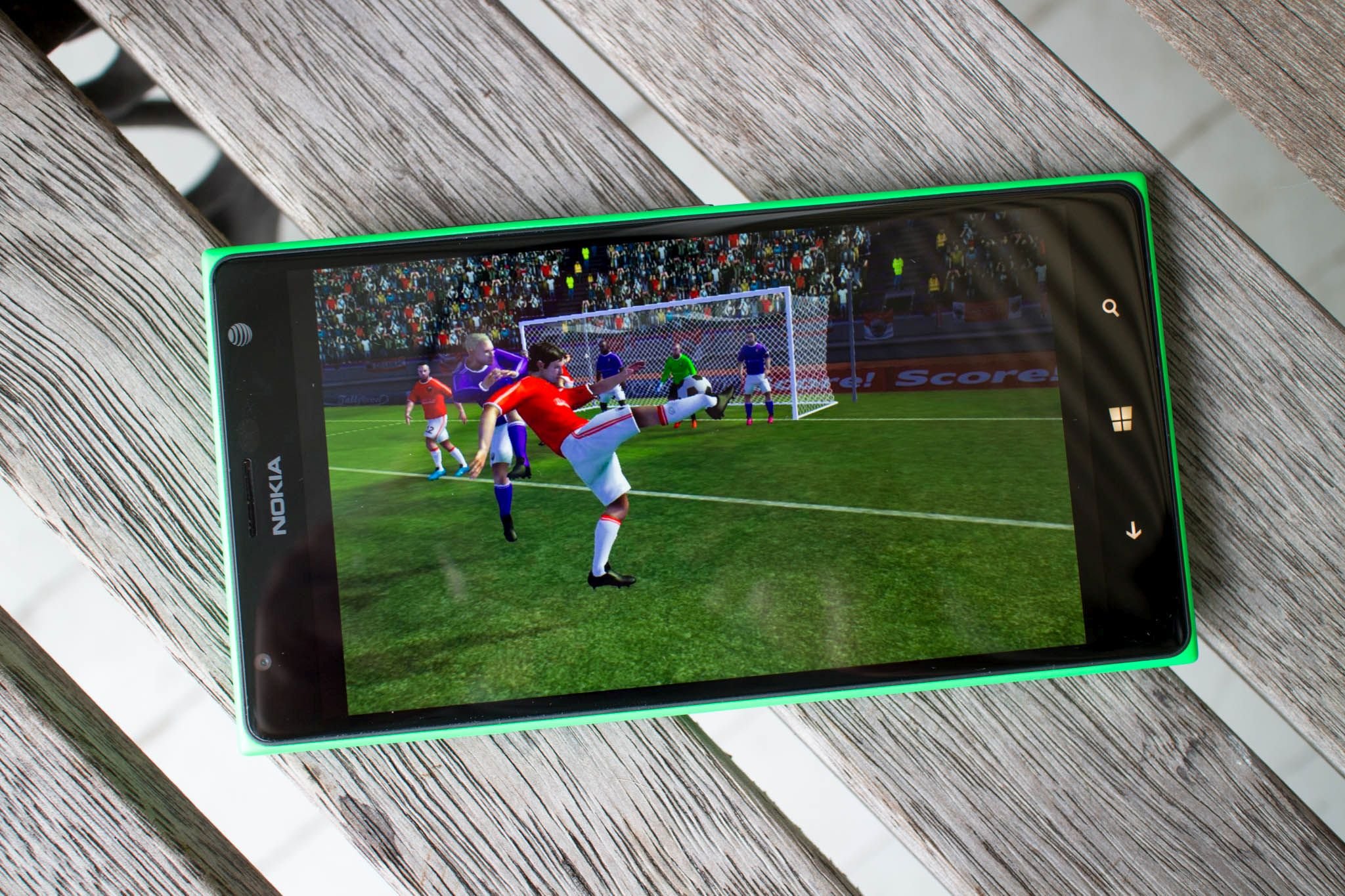 Jogue futebol no seu Windows Phone com 512MB de RAM, Dream League