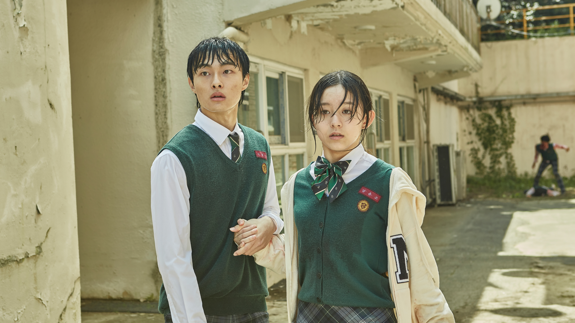oon Chan-young as Lee Cheong-san, Park Ji-hu as Nam On-jo in All of us are Dead