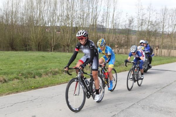 The three chasers, Evelyn Stevens (Specialized - lululemon), Emma Johansson (Hitec Products - Mistral Home) and Andrea Dvorak (United States)