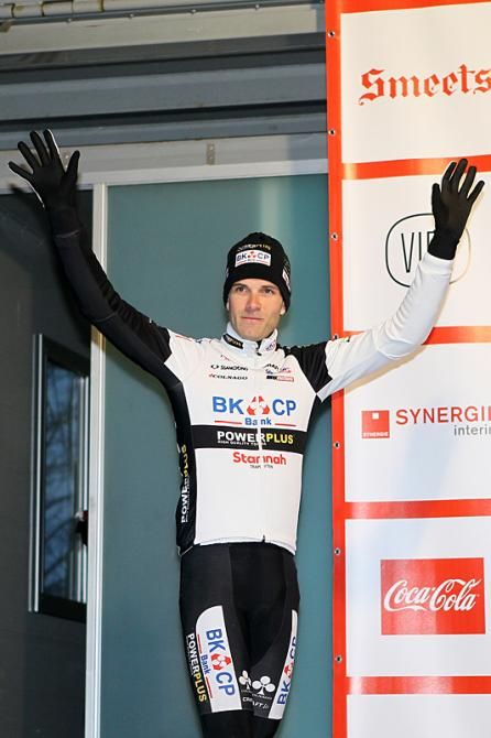 Niels Albert steps onto the podium in Leuven