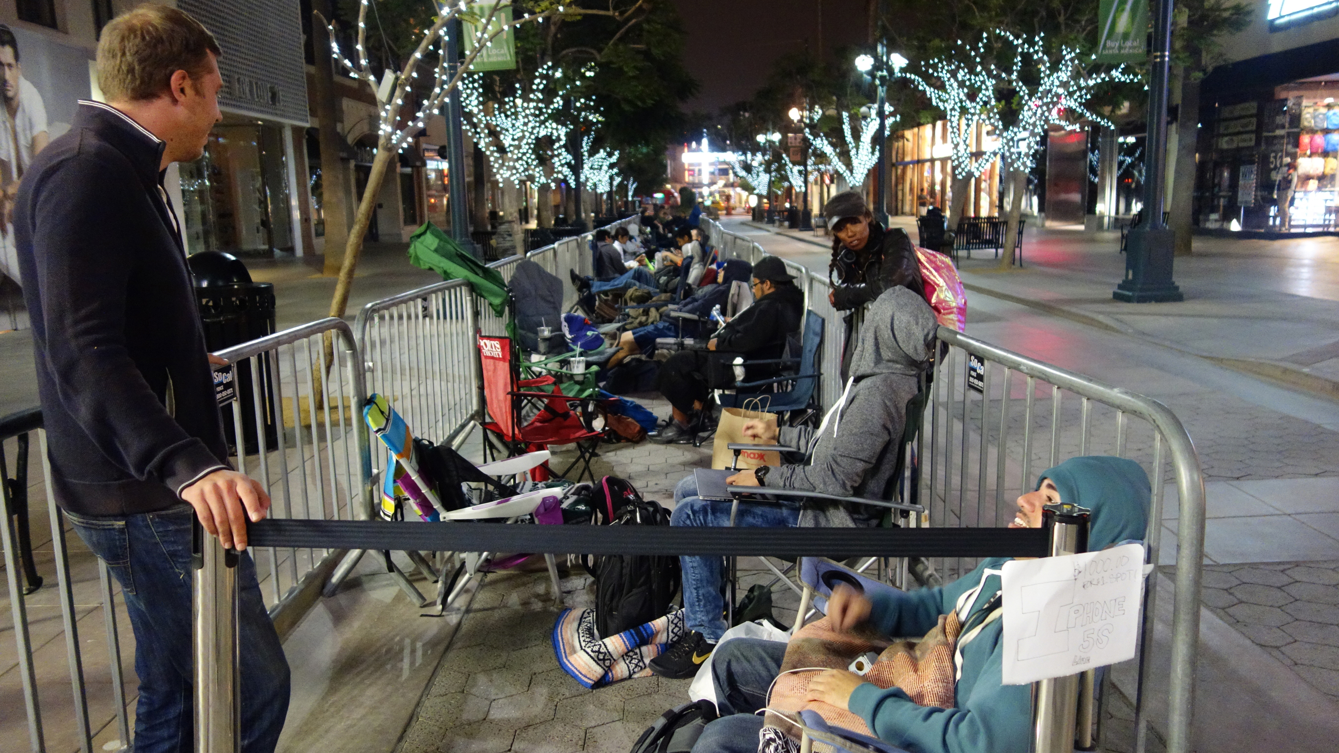 iPhone 5S launch line Santa Monica