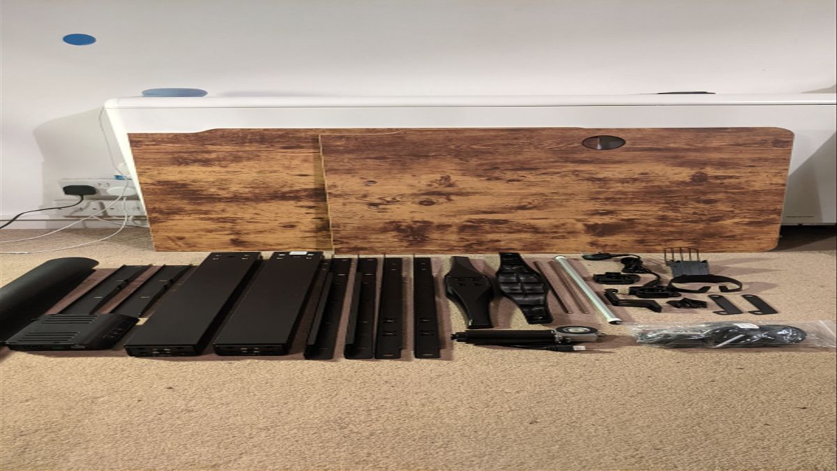 EZ Desk Air | Electric Height Adjustable Standing Desk what came in the box