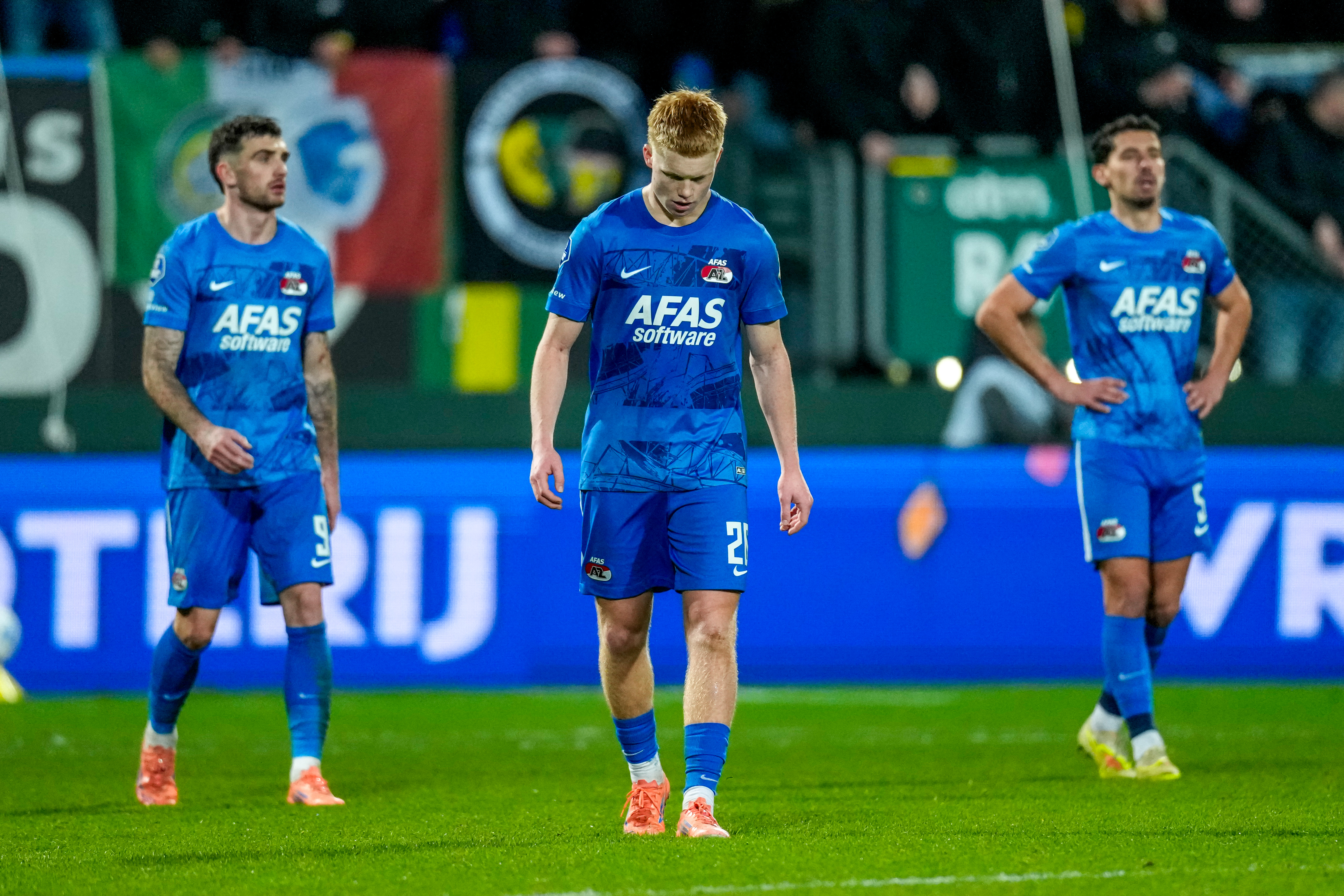 SITTARD, NETHERLANDS - DECEMBER 21: Kees Smit of AZ Alkmaar looks disappointed during the Dutch Eredivisie match between Fortuna Sittard and AZ Alkmaar at Fortuna Sittard Stadion on December 21, 2025 in Sittard, Netherlands. (Photo by Ed van de Pol/BSR Agency/Getty Images)