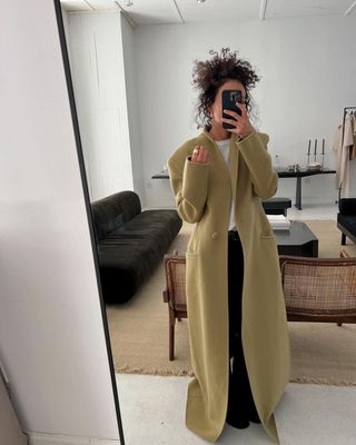 everyday chic outfits influencer imagery