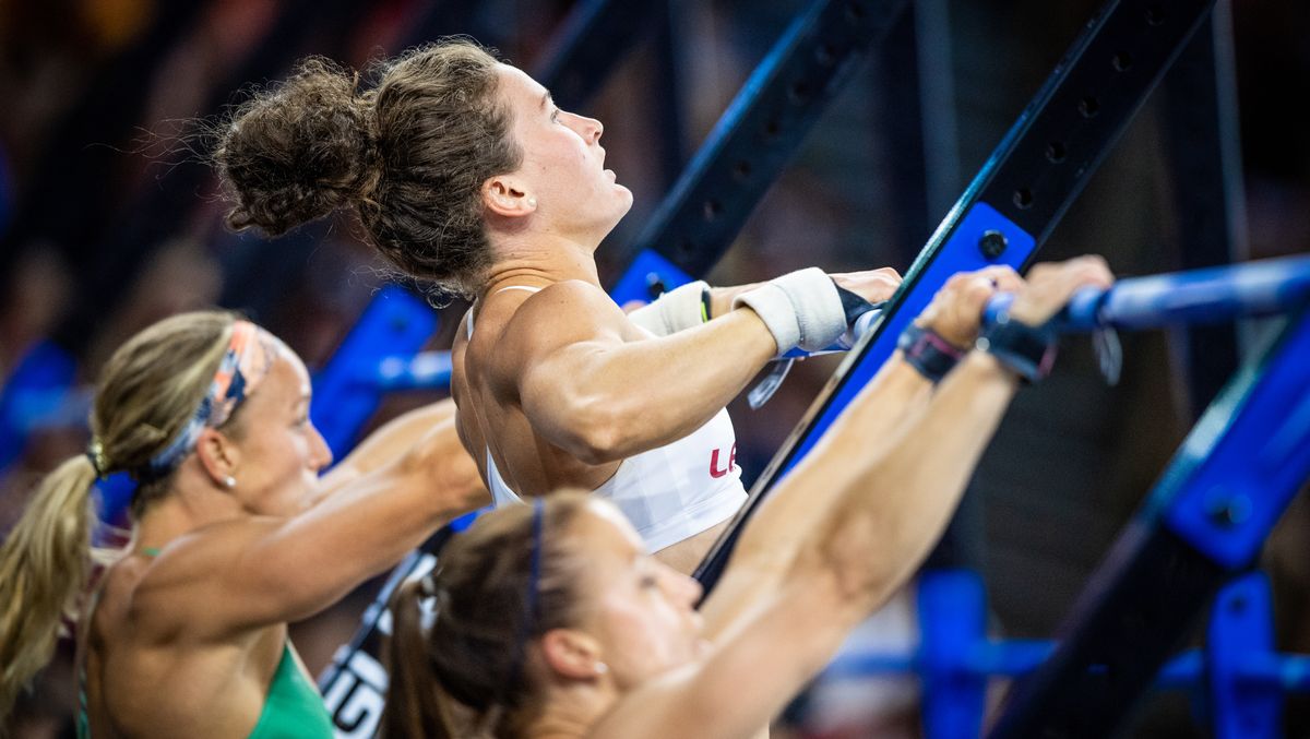 TiaClair ToomeyOrr Rucking to Train for 2024 CrossFit Games🌨