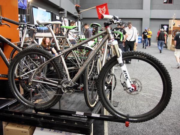 This Vertigo Cycles 29" titanium hardtail looks to have just the right amount of curves.