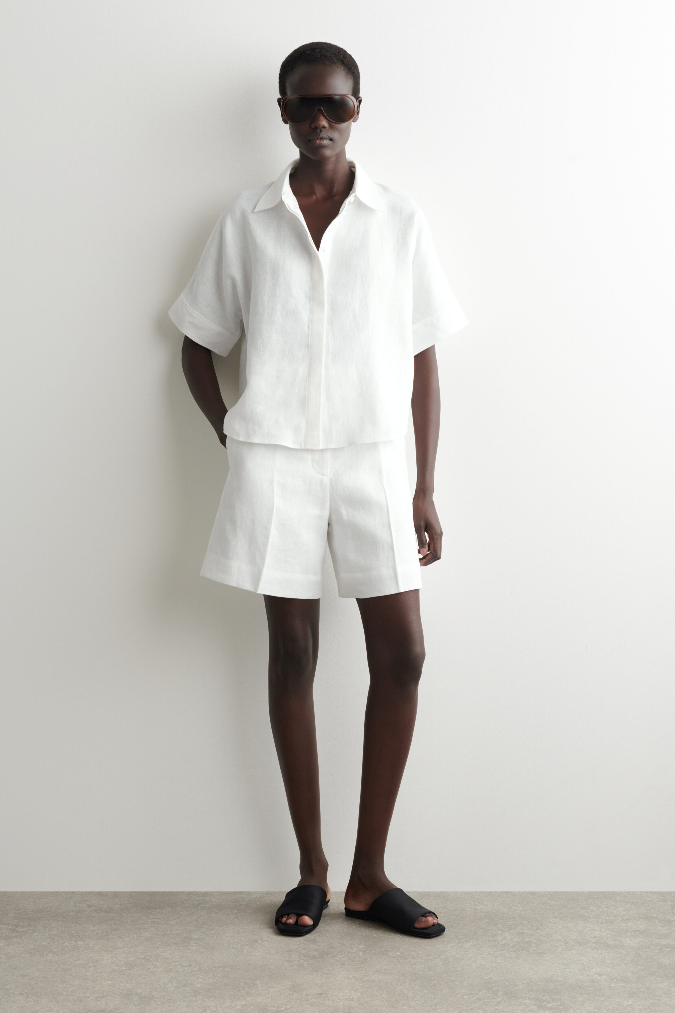 Tailored Elasticated Linen Shorts