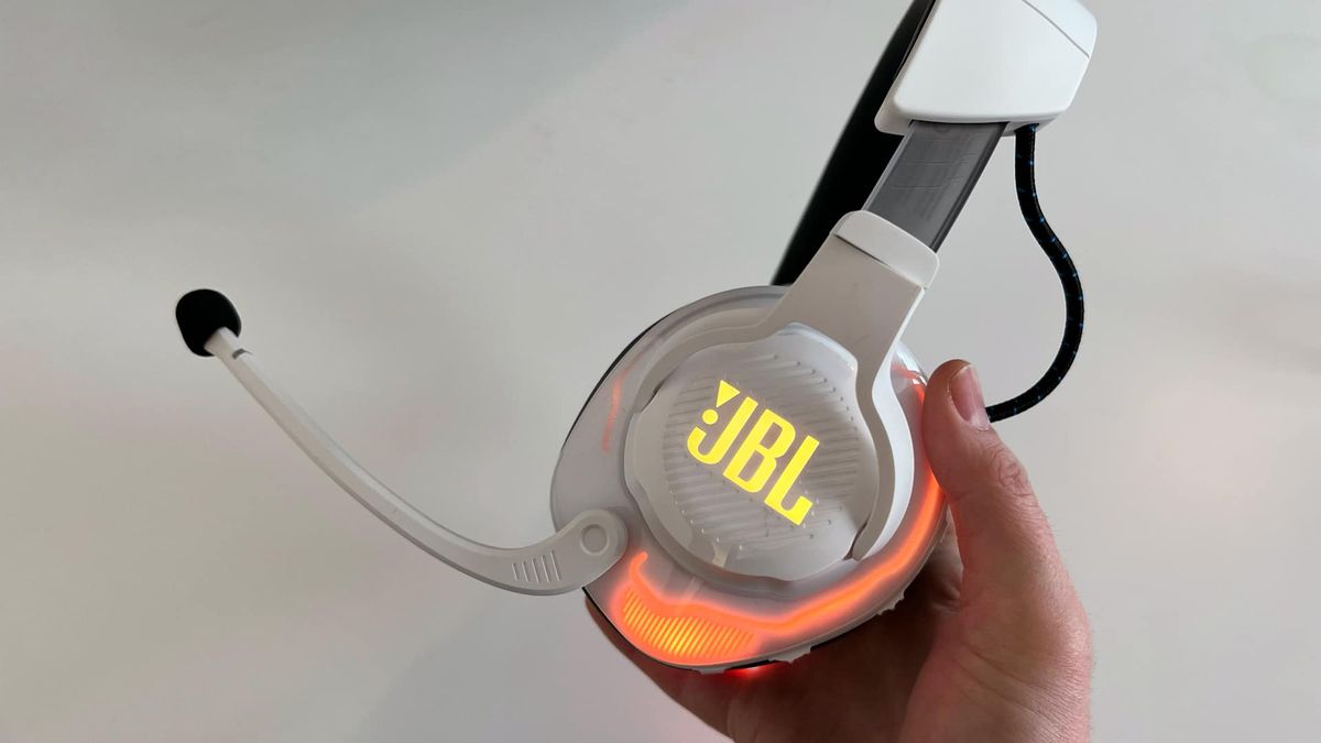 JBL Quantum 910p gamingheadset i vitt